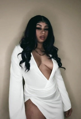 BbygShai (@bbygshaii) #cleavage  #dress  #white dress  «she wanted to come out and say...»