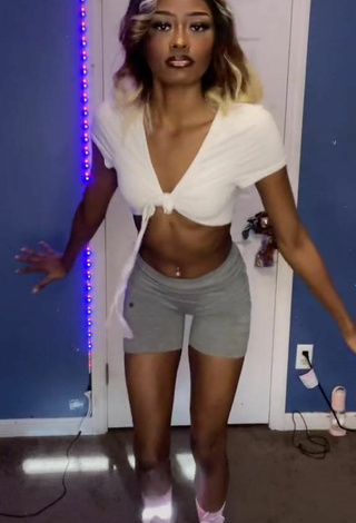 Benedte (@benedte) #crop top  #white crop top  #belly button piercing  #shorts  #grey shorts  «it’s 7 am what yall doin...»