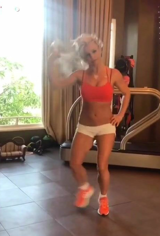 Britney Spears (@britneyspears) #crop top  #orange crop top  #shorts  #white shorts 