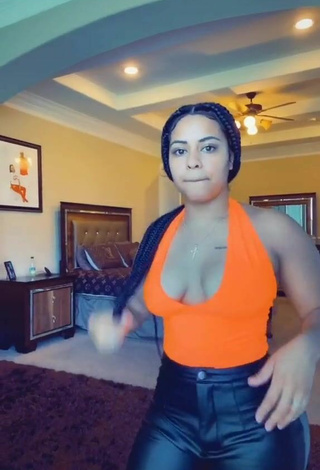 Carmen Pritchett (@carmenprit1) #cleavage  #top  #electric orange top  «Bae was talking to me at the end»