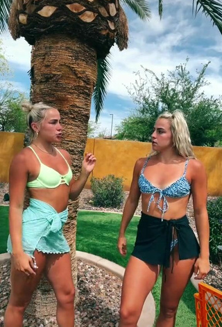 Hanna & Haley Cavinder (@cavindertwins) #bikini top  #skirt  «the fact that this is so...»