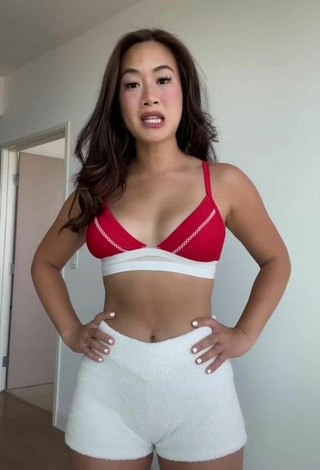Melissa Ong (@chunkysdead) #sport bra  #cleavage  #shorts  #skirt  «forgot to post this a month ago...»