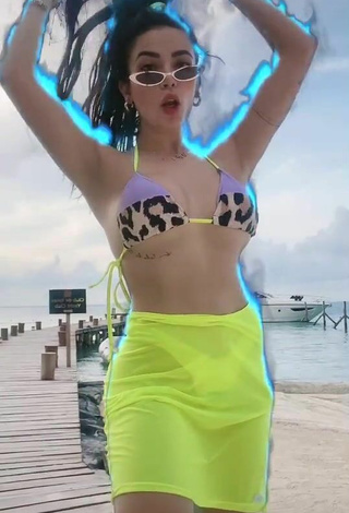 Dania Méndez (@daniamdz) #beach  #bikini top  #skirt  #lime green skirt  #twerk  «Salvaje ☀️  #parati»